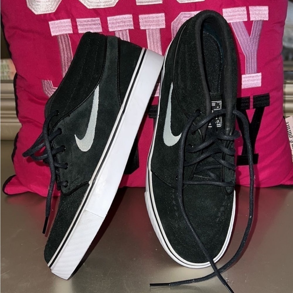 Nike Stefan Janoski Skating Shoes
